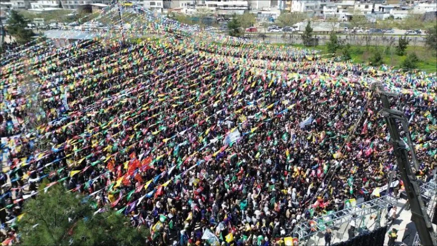 Li Rihayê coşa Newrozê: Be Serok jiyan nabe