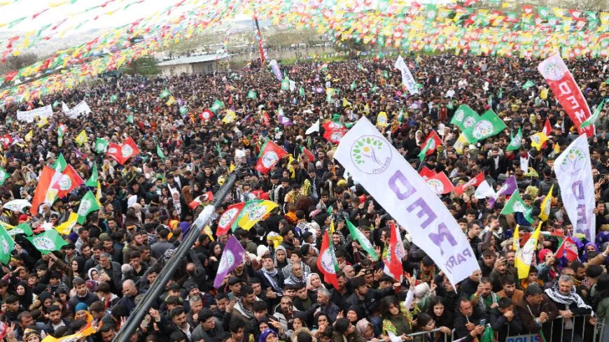Li Rihayê coşa Newrozê: Be Serok jiyan nabe