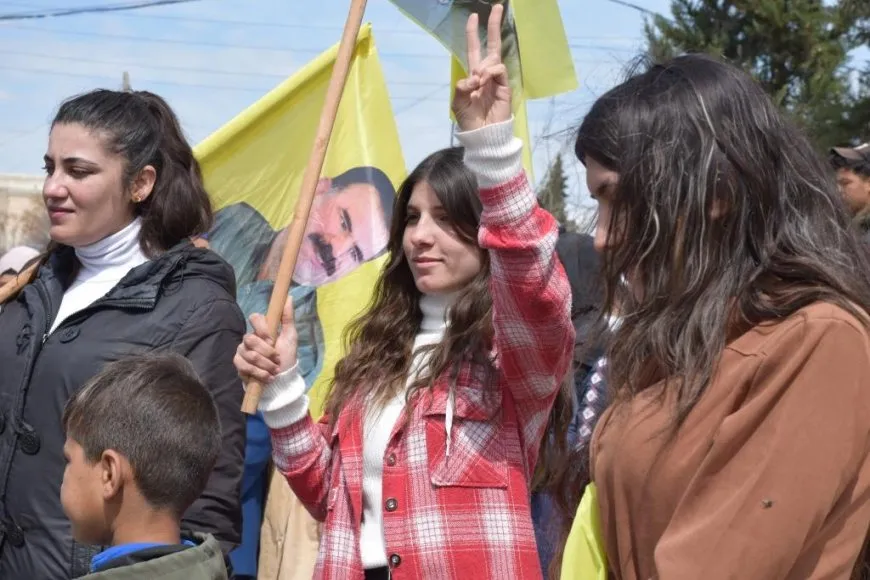 Xelkê Sirînê ji bo Rêber Abdullah Ocalan meşiyan