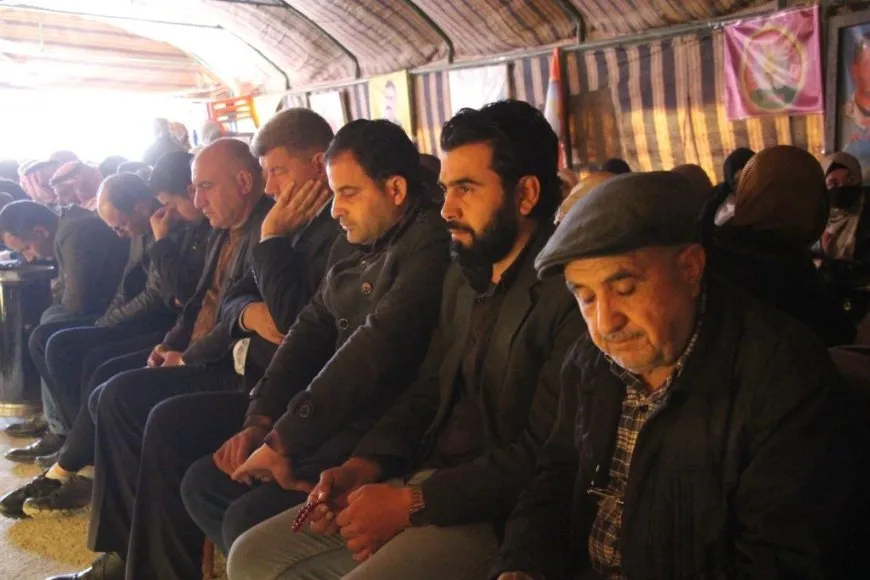 Xelkê Minbicê sersaxî da malbata şehîd Mihemed El Casim