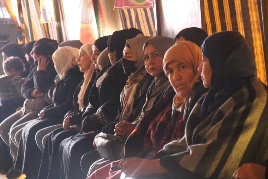 Xelkê Minbicê sersaxî da malbata şehîd Mihemed El Casim