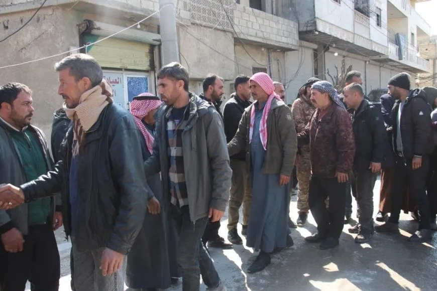 Xelkê Minbicê sersaxî da malbata şehîd Mihemed El Casim