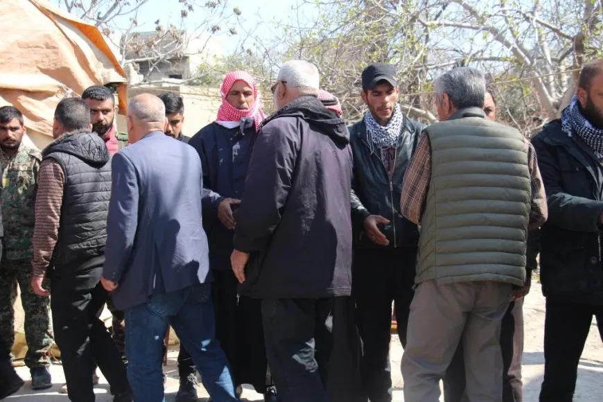 Xelkê Minbicê sersaxî da malbata şehîd Mihemed El Casim