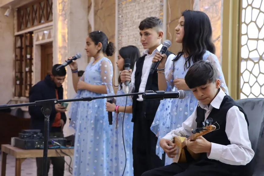 Ji bo zarokên şehîdan şahî