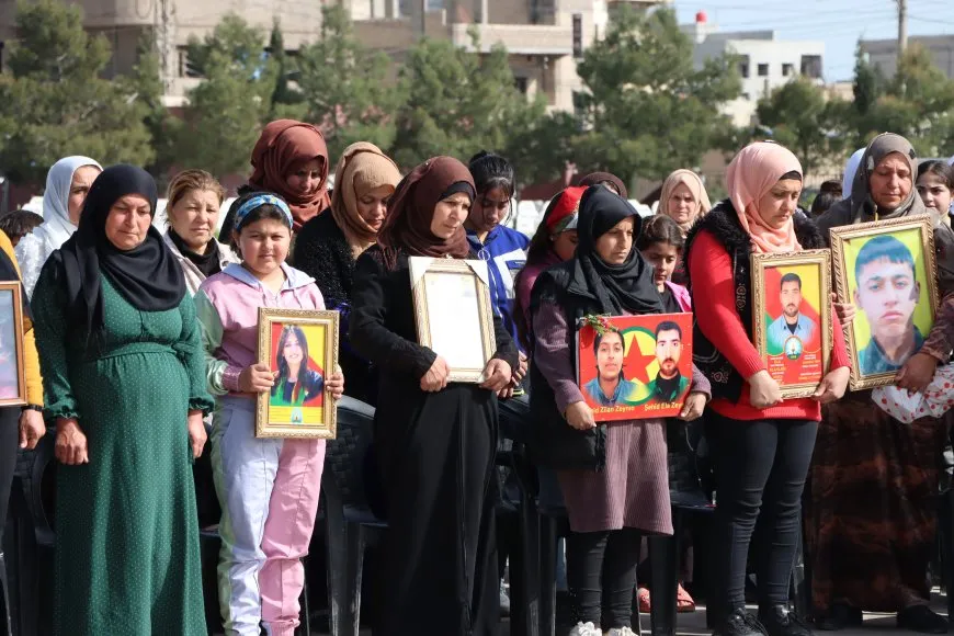 Fermandar Egîd û 114 şehîdên meha Adarê hatin bibîranîn