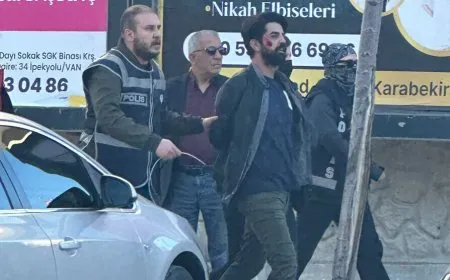 Polîsên Tirk êriş parêzerên Wanê kir