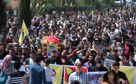 Li Kobanê merasîmê 2 şehîdan