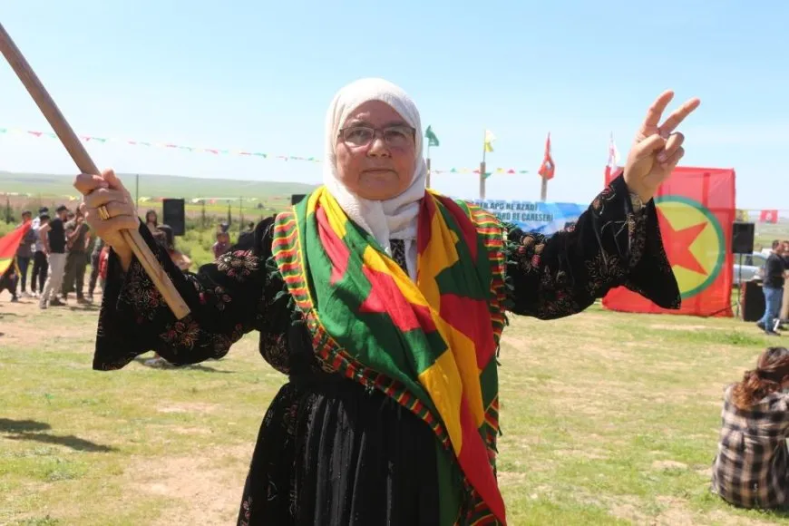  Li 3 navendan rojbûna Rêber Abdullah Ocalan hat pîrozkirin