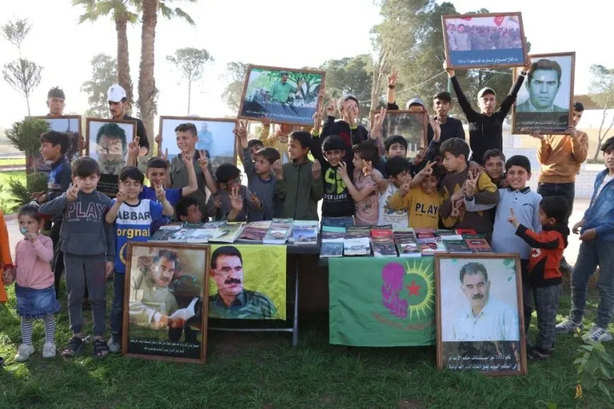 200 pirtûkên Rêber Abdullah Ocalan li Reqayê hatin belavkirin
