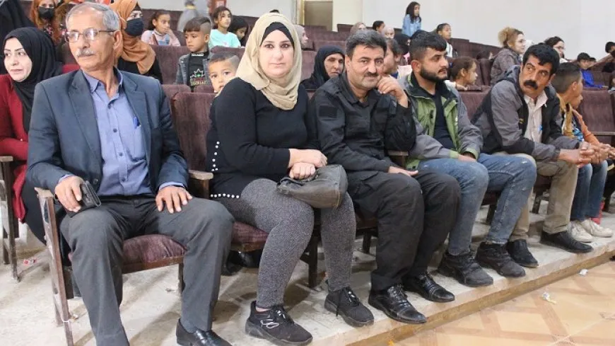 Bi boneya 4’ê Nîsanê şahiyek ji zarokan hat lidarxistin