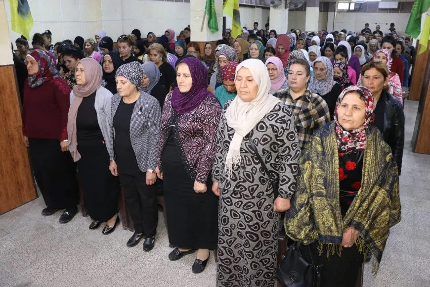 Los residentes de Alepo honran la memoria de la madre Uweyş