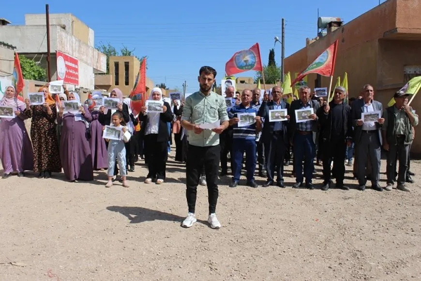 Malbatên şehîdan êrişa li ser goristana şehîdan şermezar kir