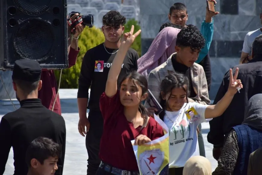 Li Kobanê merasîmê 2 şehîdan