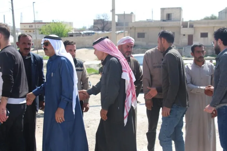 Xelkê Minbicê sersaxî da malbata şehîd Hisên El Îbrahîm