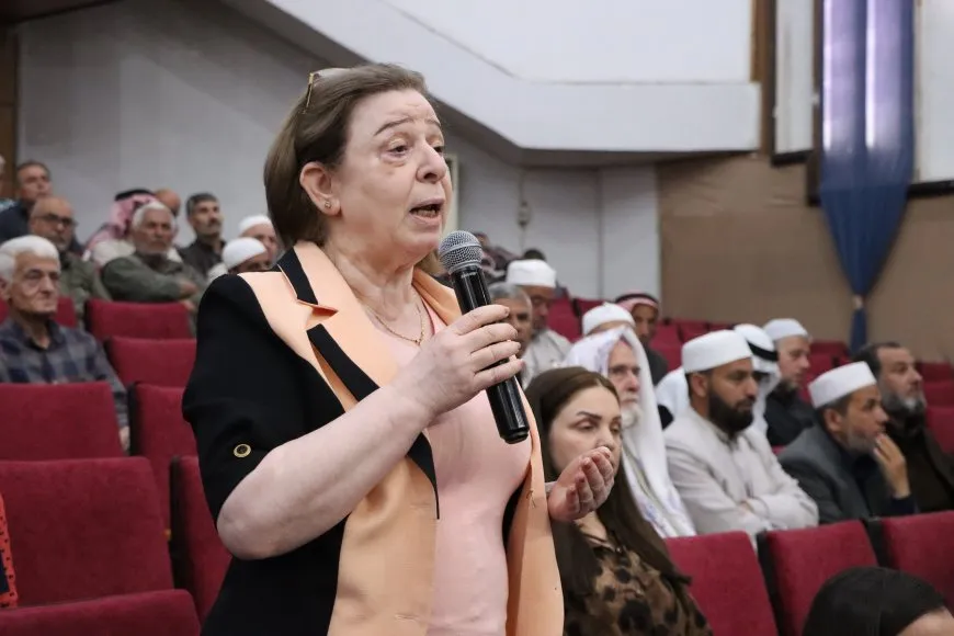 Kongreya Îslama Demokratîk li Qamişlo panelek li dar xist
