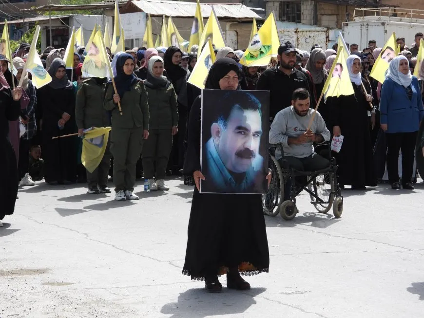 Şêniyên Tebqayê li dijî tecrîda li ser Rêber Abdullah Ocalan meşiyan