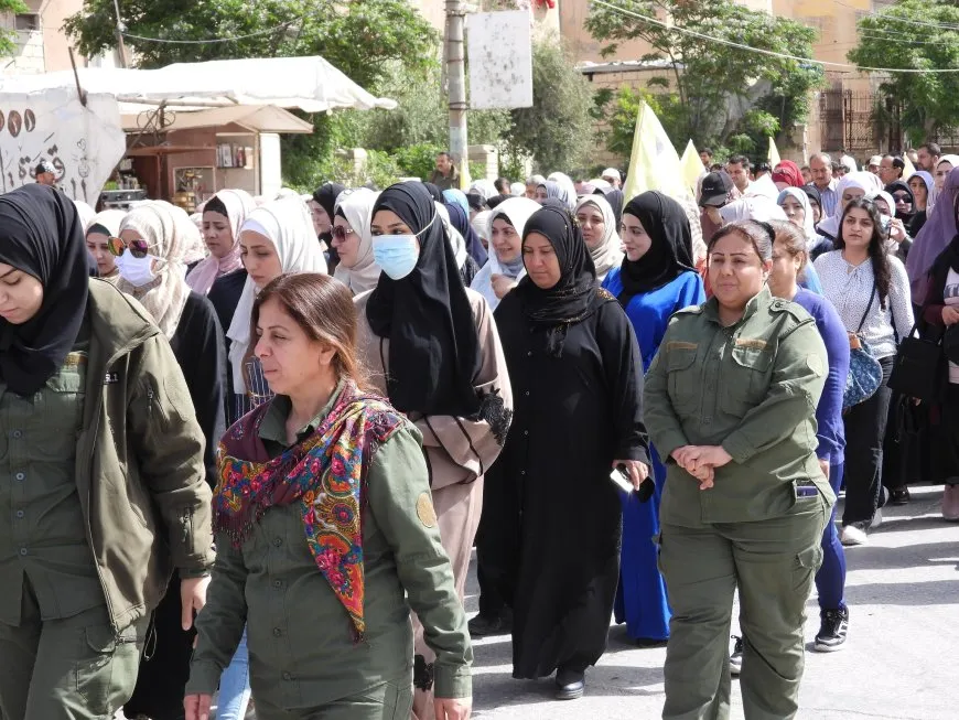 Şêniyên Tebqayê li dijî tecrîda li ser Rêber Abdullah Ocalan meşiyan