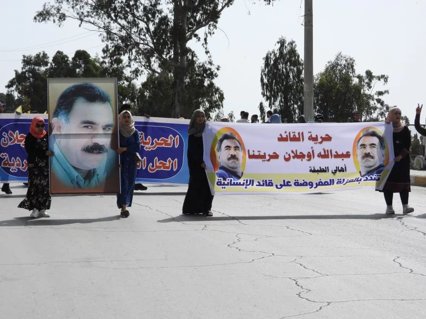 Şêniyên Tebqayê li dijî tecrîda li ser Rêber Abdullah Ocalan meşiyan