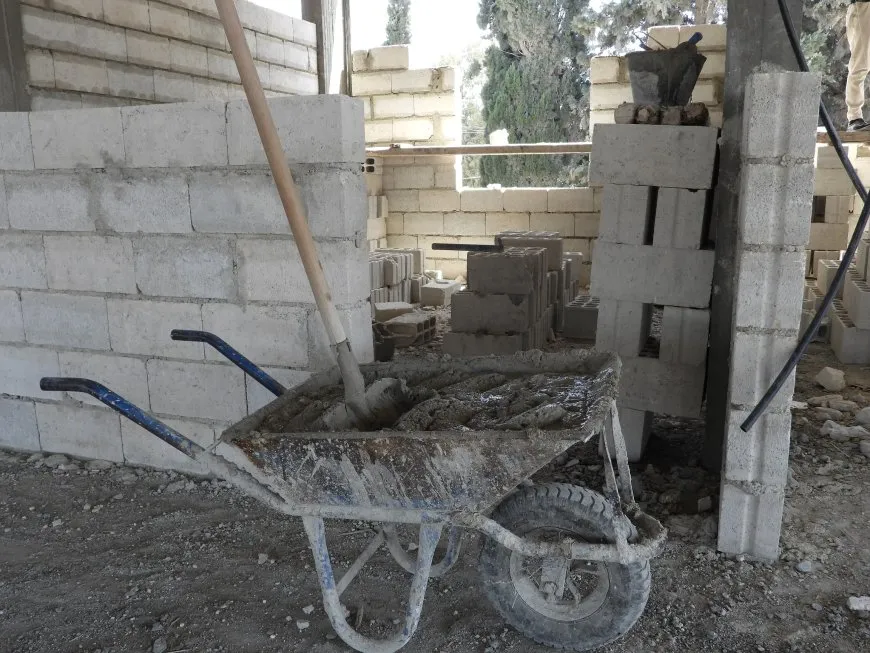 Ji sedî 70`yê projeya dikanan a li Tebqayê bi dawî bûye