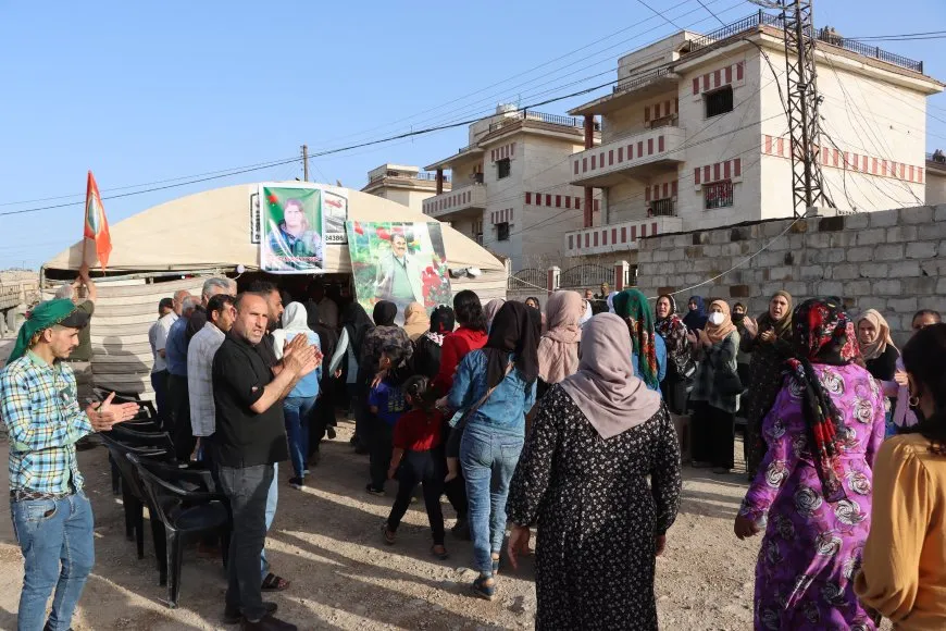 Xelkê Qamişlo sersaxî da malbata şervana YPJˊê Narvîn Hogir
