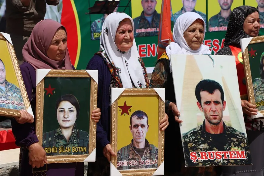 Li çiyayê Qereçoxê bîranîna şehîdan