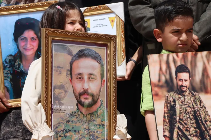 Li çiyayê Qereçoxê bîranîna şehîdan