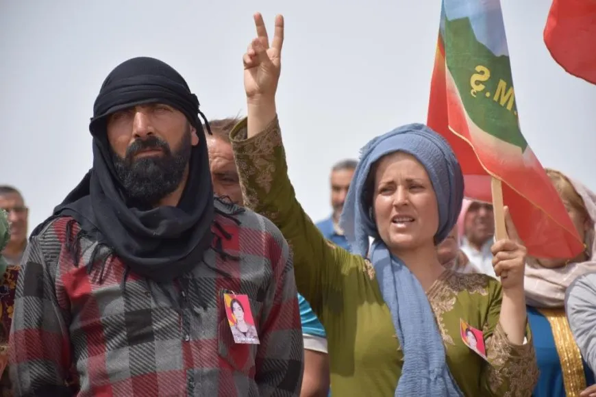 Gelê Kobanê sersaxî da malbata şehîd Zîn Zagros