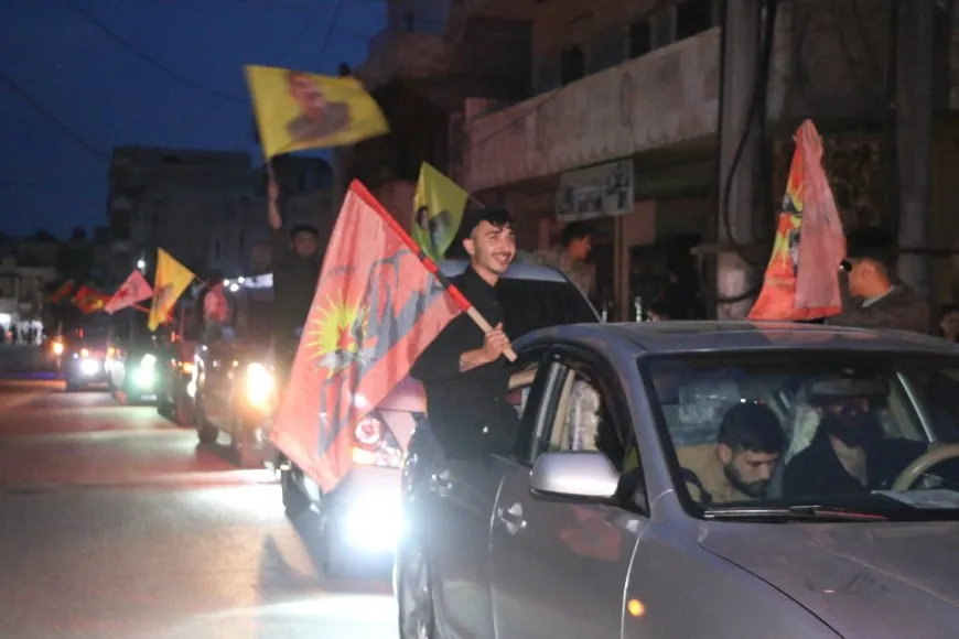 Li Helebê meşa ji bo piştgiriya gerîla