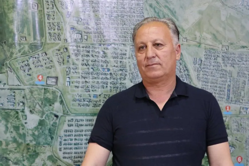 Rêveberiya Xweser niştecihên kampa Holê perwerde dike
