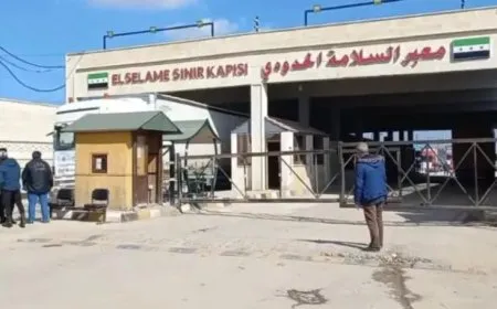 30 penaberên Sûriyeyî bi darê zorê ji Tirkiyeyê hatin derxistin