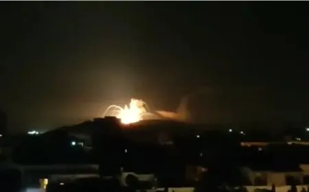 Îsraîlê baregehên hêzên alîgirên Şamê bombebaran kirin