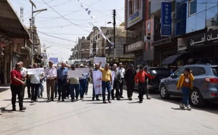 Li Qamişloyê komeke cotkaran xwepêşandanek li dar xist