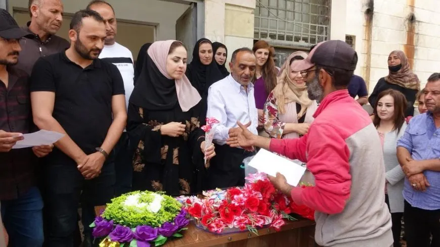 Bi boneya 1`ê Gulanê karkerên paqijiyê li Eyn Îsayê hatin xelatkirin