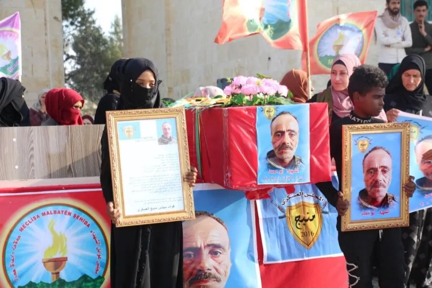 Şehîd Ehmed Mihemed El Mubarek hat oxirkirin