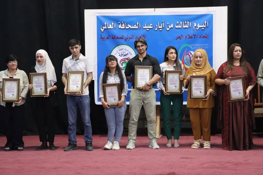 Li Qamişlo çalakiya bi boneya Roja Azadiya Rojnamevaniyê ya Cîhanê
