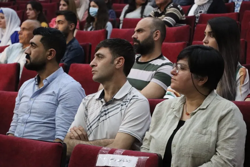Li Qamişlo çalakiya bi boneya Roja Azadiya Rojnamevaniyê ya Cîhanê