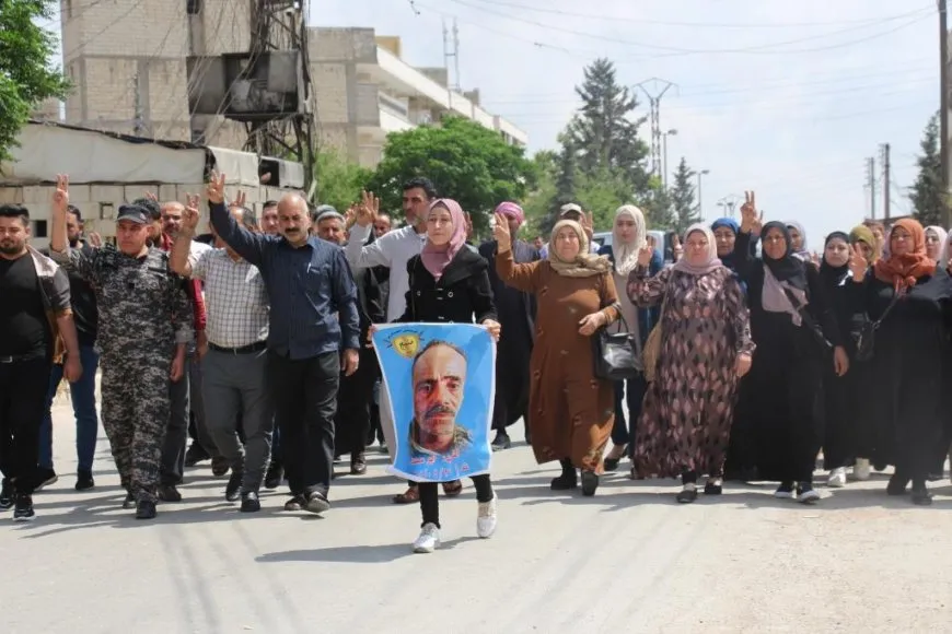 Şêniyên kantona Minbicê sersaxî dan malbata şehîd Ehmed Mihemed El Mibarek