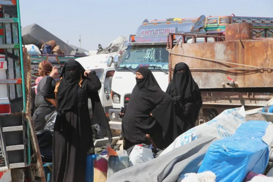 Ji Kampa Holê 69 malbat vegeriyan Dêrazorê