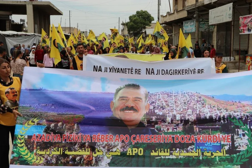Li Til Rifetê li dijî tecrîdê meşiyan