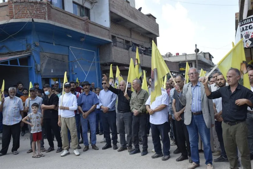 Li Qamişlo û Dirbêsiyê meşên girseyî