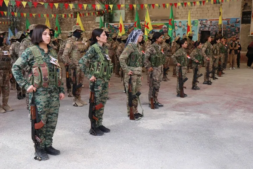 Li Helebê ji bo şehîd Merwan Zirvan merasîma xiyabî li dar ket