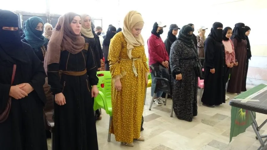 Yekitiya Jinên Ciwan dest bi rêzecivînên xwe kir