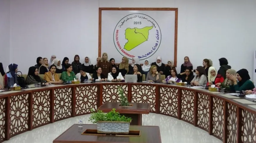 Li Reqa têkildarî rola rêxistinên jinan di guhartin û pêşxistinê de panel