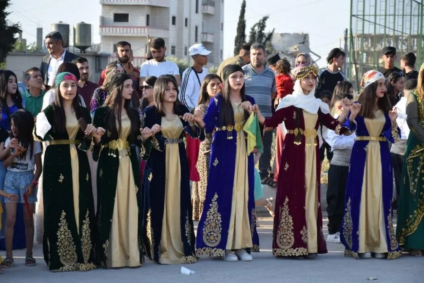 Roja Zimanê Kurdî li gelek bajaran hat pîrozkirin