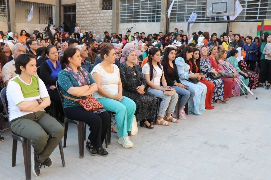 Roja Zimanê Kurdî li gelek bajaran hat pîrozkirin