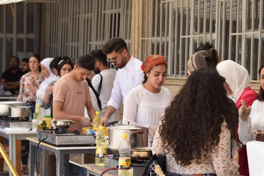 Festîvala Biharê ya Zanîngeha Rojava dest pê kir