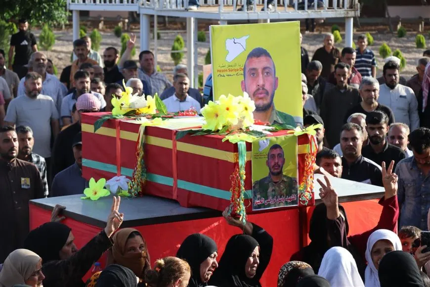 Xelkê Qamişlo şehîd Basil El Hiso oxir kir