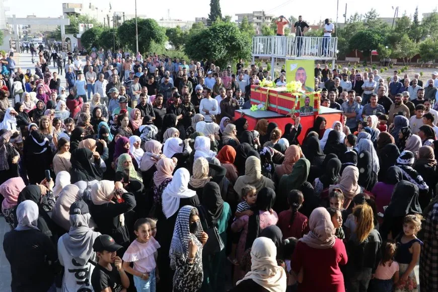 Xelkê Qamişlo şehîd Basil El Hiso oxir kir