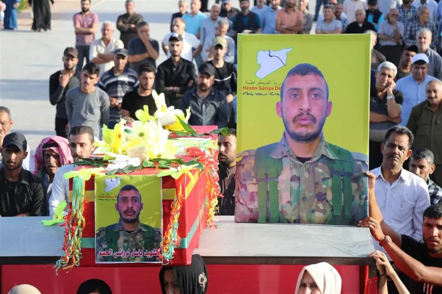Xelkê Qamişlo şehîd Basil El Hiso oxir kir