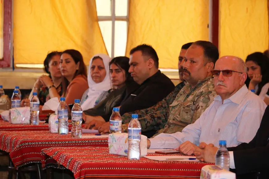 Li Helebê panela ˊAzadiya fîzîkî ya Rêber Apo çareseriya aloziya Rojhilata Navîn eˊ
